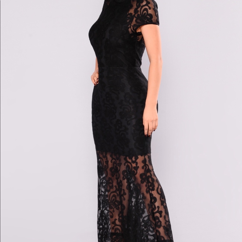 FashionNova Short Sleeved Lace Maxi Dress ♡